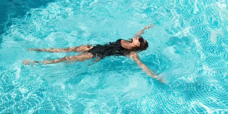 10 Manfaat Berenang Secara Rutin: Tubuh Sehat dan Bugar!