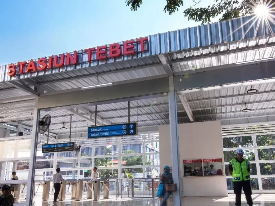 Stasiun Tebet: Info Rute Kereta, Harga & Tempat Menarik di Sekitarnya!