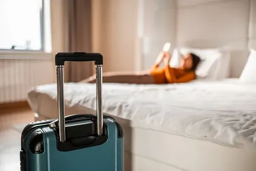 5 Ide Staycation yang Dijamin Nggak Ngebosenin!