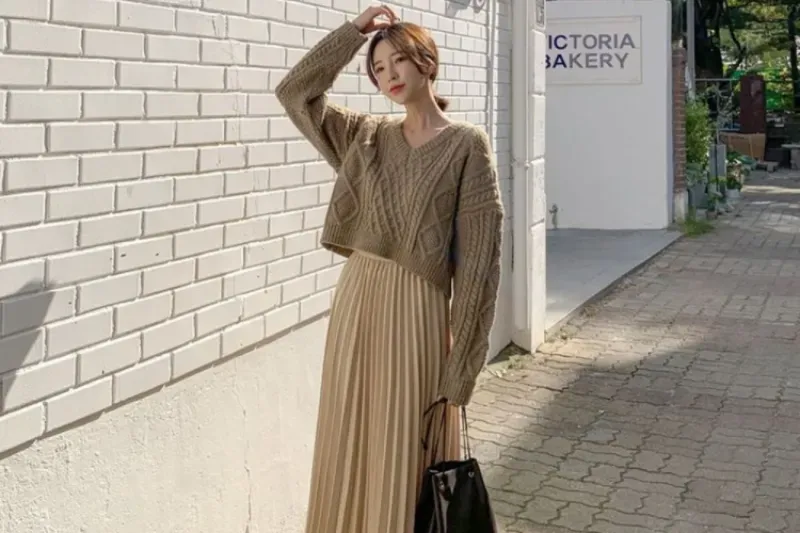 12 Outfit Korean Style Wanita yang Cocok untuk Hangout