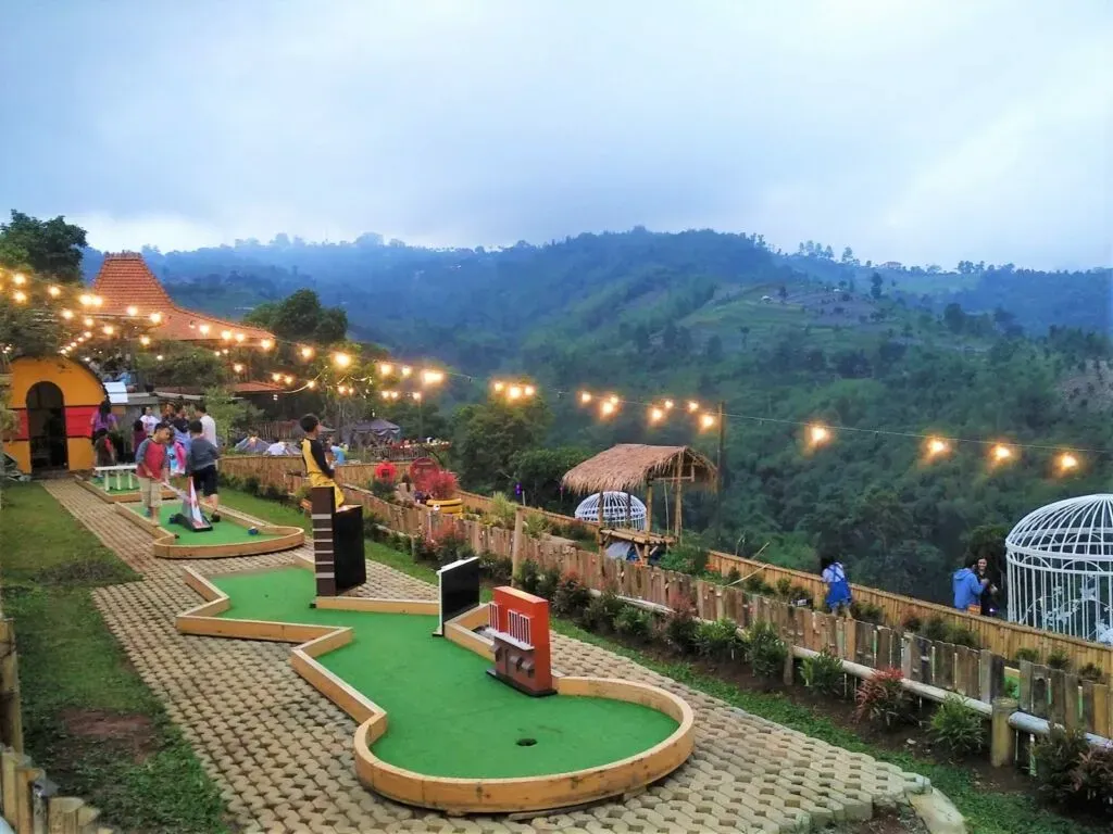 20 Rekomendasi Tempat Wisata di Bandung Seru dan Menarik